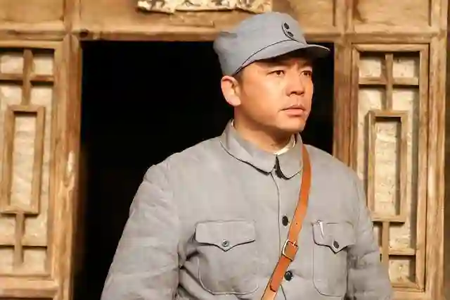 演员何政军：我这辈子最正确的决定，就是娶了个平凡的妻子