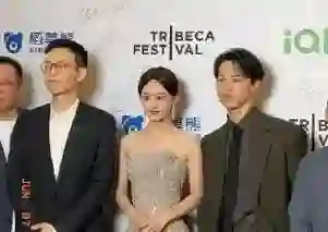 章子怡评论赵丽颖，力破孤立传闻，网友：飘了，连国际章都不回复
