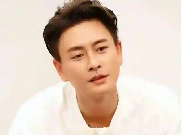 黄宗泽餐厅被喷