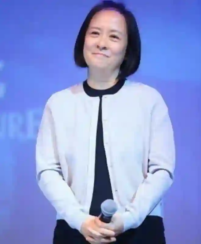 身家百亿坐拥北京一条街，陈道明得叫她姐，却因儿子“晚节不保”