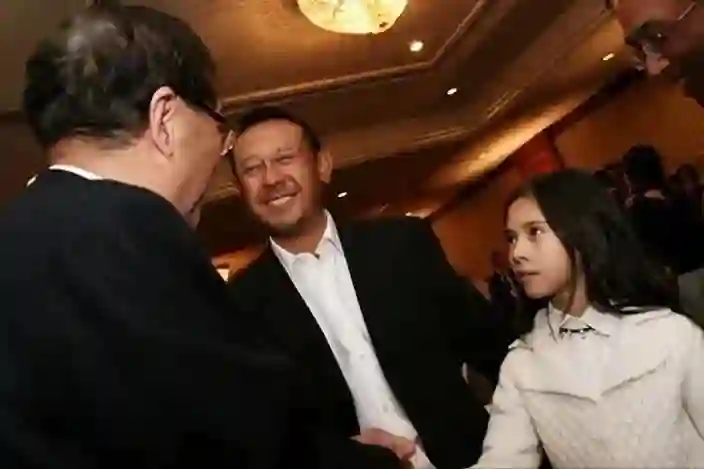 同是姜文的基因，将法国前妻女儿和周韵儿子放在一起，差距太明显