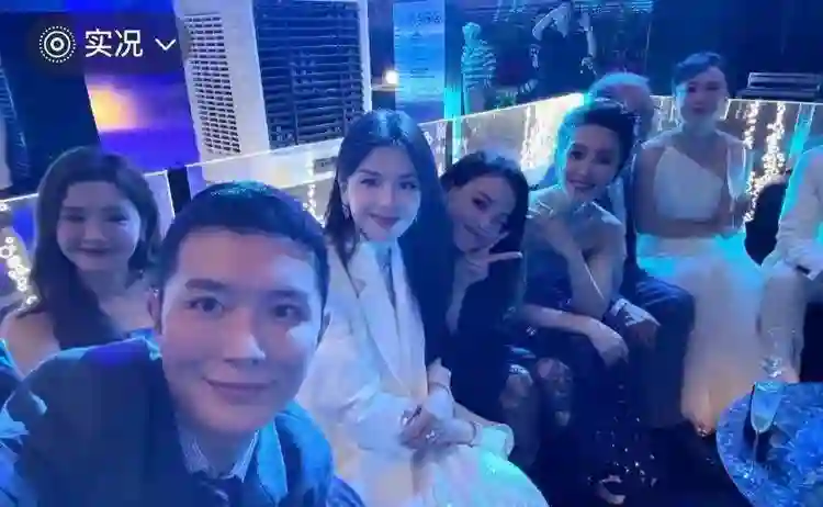 澳门这一夜，坐“李冰冰”身边的张柏芝，让所有人见识了她的地位