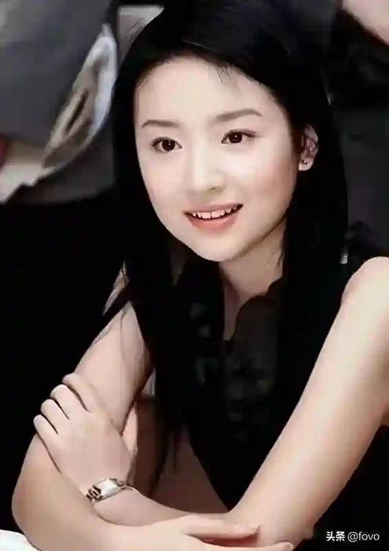 董洁的19岁，周迅和李嘉欣的19岁，都不如蔡少芬的19岁令人惊艳
