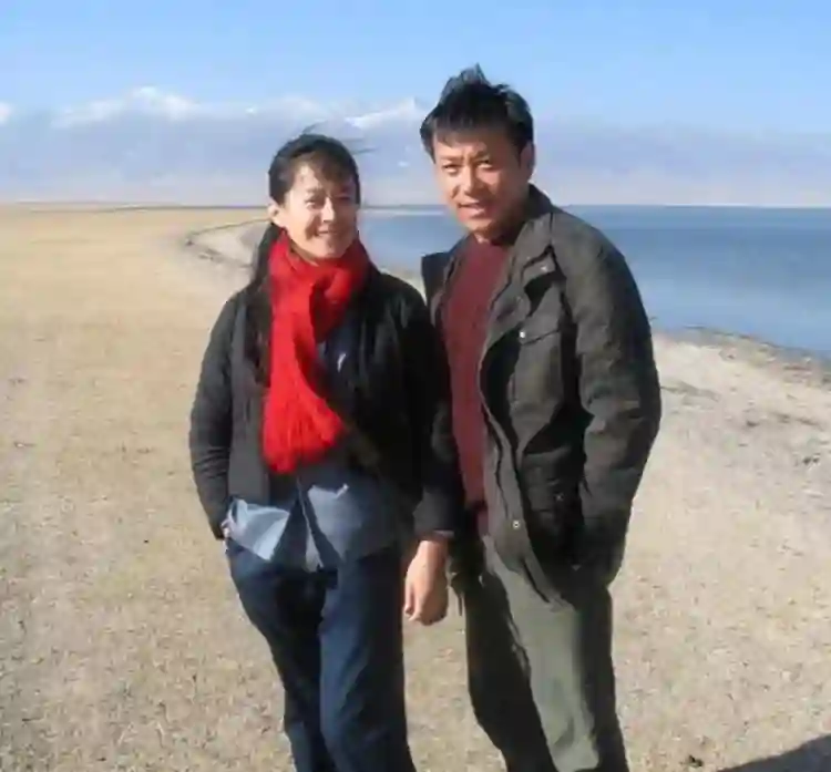 嫁大13岁名导被捧红，丈夫病逝后不愿再演戏，今55岁未婚无子嗣