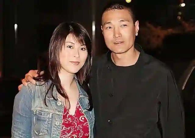 前妻烧炭自杀身亡！香港知名男星和儿子抱头痛哭，离婚后拒绝再婚