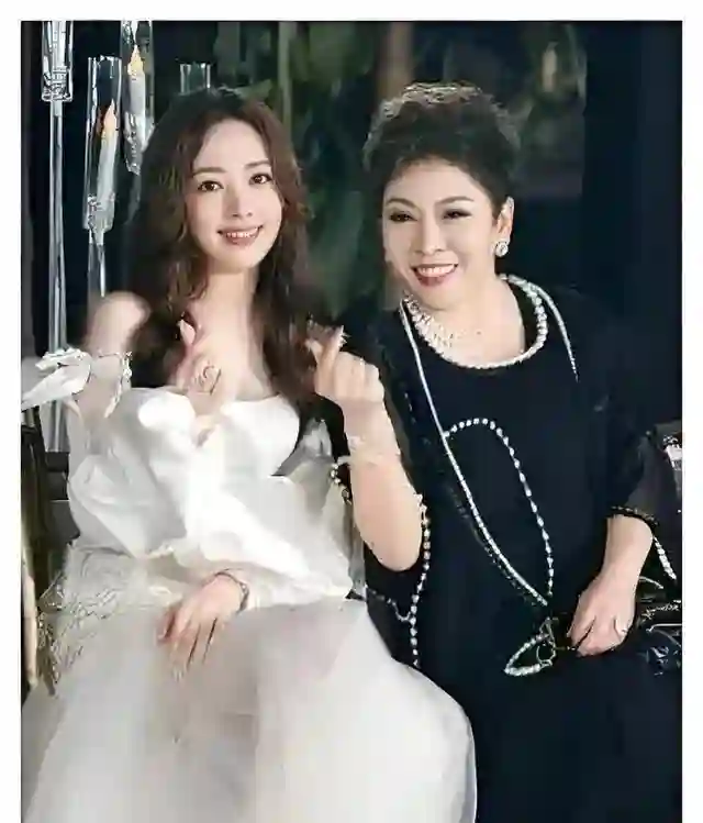 向太的天塌下来了，郭碧婷冷不丁冒说了一句：要换老公吗？