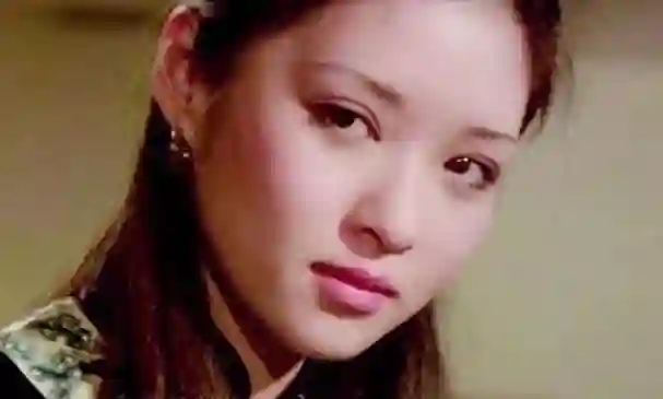 72岁胡因梦现状：不穿老年装，坦然面对衰老，颜值气质依旧在线