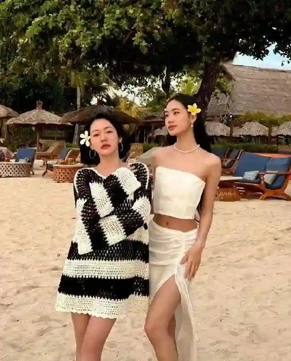 小S宣传二女儿画展，17岁lily长相甜美似林志玲，大S前男友力挺