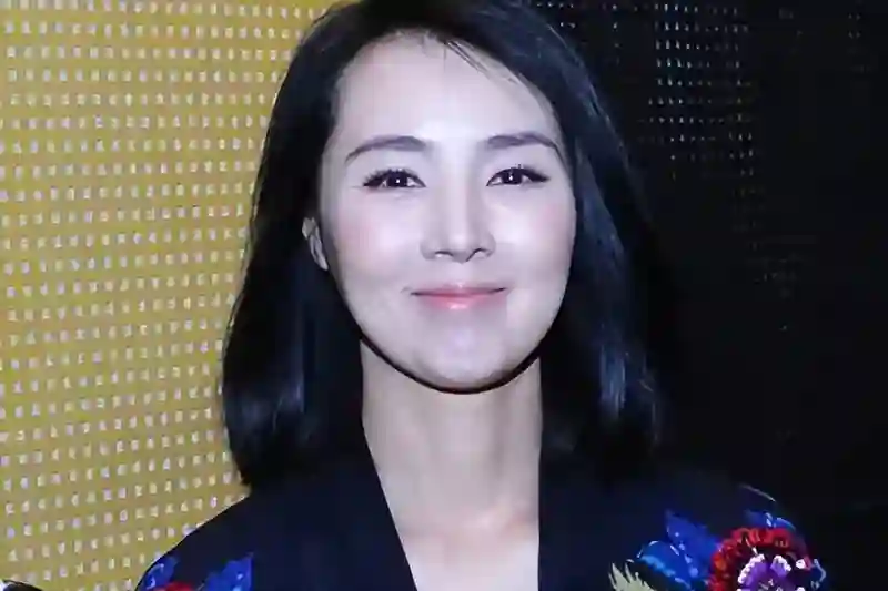 她掌掴陈宝国，艳压章子怡，姜文“一脱成名”，52岁至今未婚