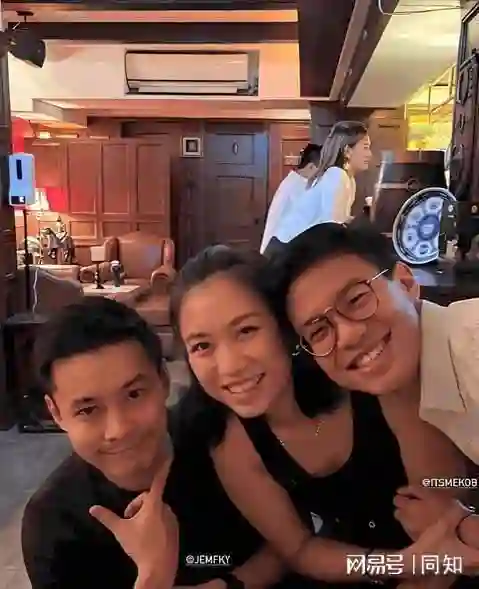 霍震霆曝小儿子已完婚，很满意泰国儿媳，网友：就霍启山孤身一人