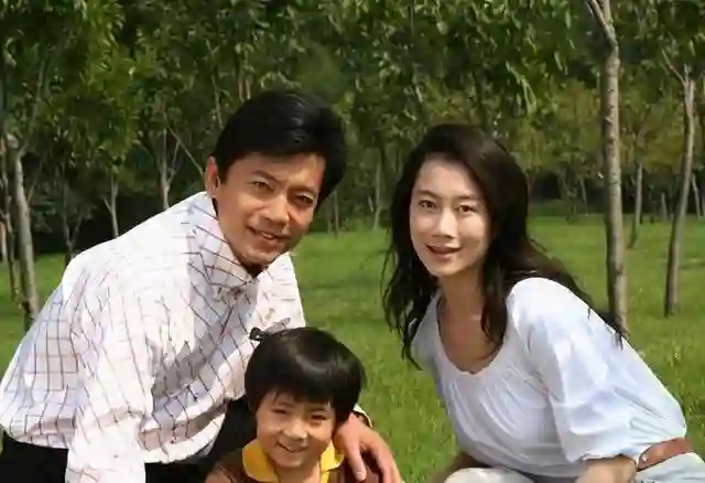 演员何政军：我这辈子最正确的决定，就是娶了个平凡的妻子