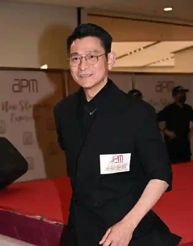 刘德华回应王晶爆料：并不介意，大家都知道