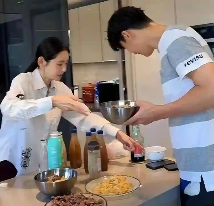 豪门阔太难当！全智贤六点起床做家务，老公亏上亿却靠她赚钱养家