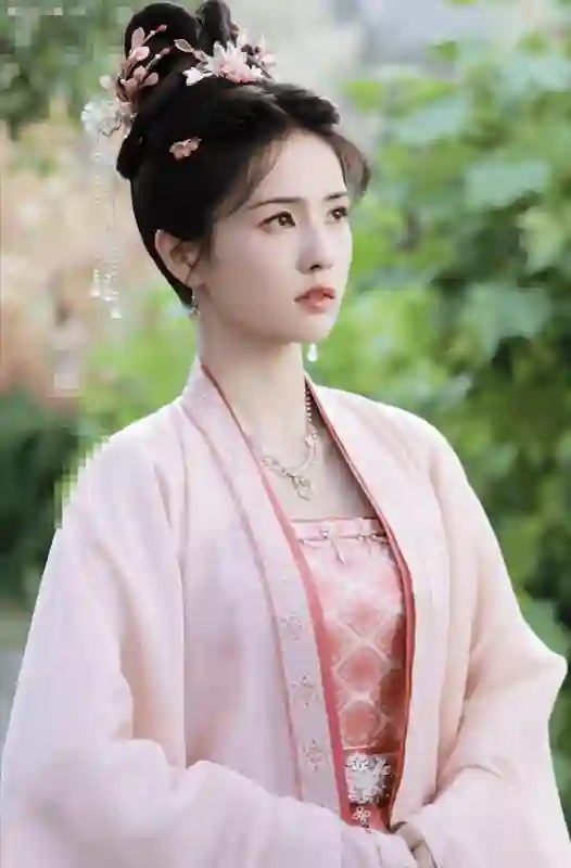 30到40岁，至今单身的5位“女神”，活的一个比一个滋润