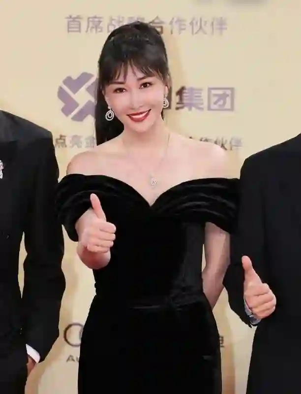 王一博于适背后的女大佬，电影圈最会赚钱的制片人陈祉希