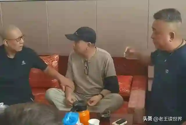 赵本山悼念<em>杨少华</em>，与徒弟一起送花篮却惹巨大争议