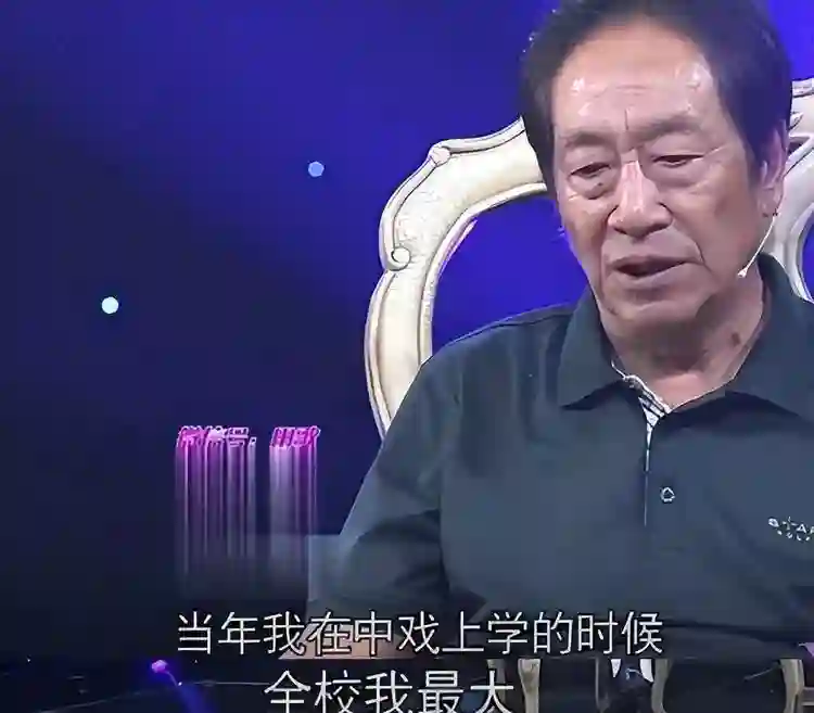 恩爱了11年，79岁的王奎荣开始衰老萎缩，42岁的饶芯语正绚烂如花