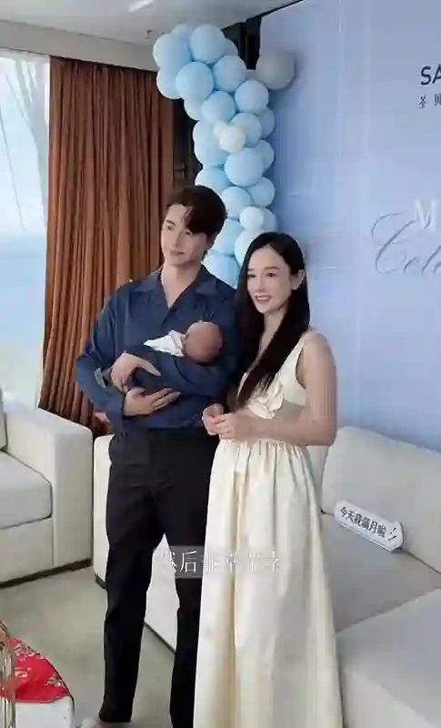 张檬儿子满月，有韩国名与英文名，送金锁金碗，产后越来越漂亮