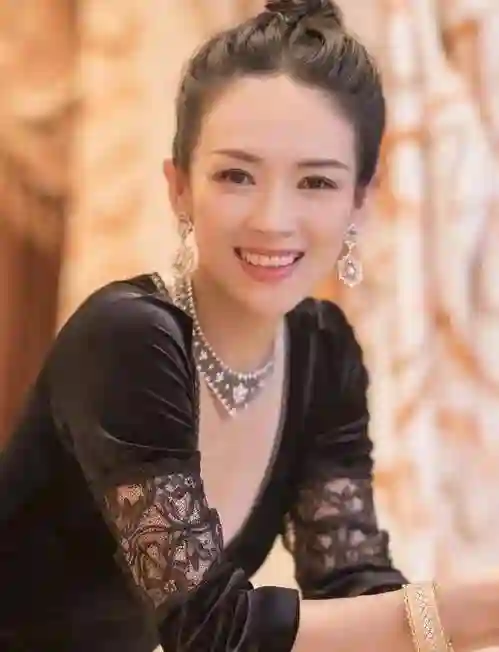 花钱如流水的4位女星：有钱也养不起，她们的高消费你想都不敢想