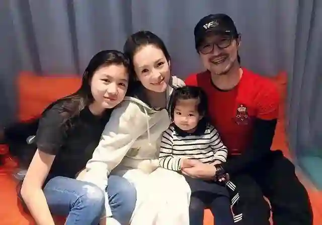 直到章子怡在豪宅自耕自足，才明白，这才是她敢和汪峰离婚的底气