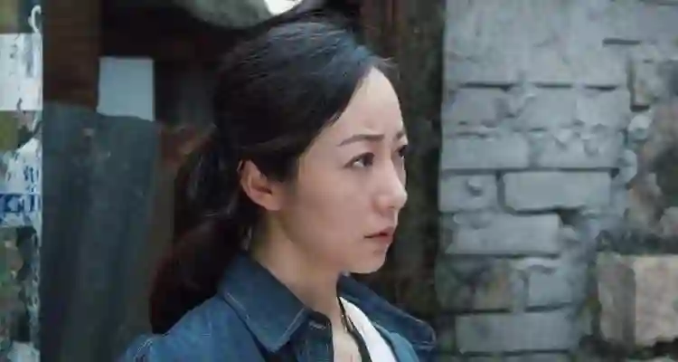 全程呲牙咧嘴，台词含糊不清，连影帝任达华都带不动这个拖油瓶！