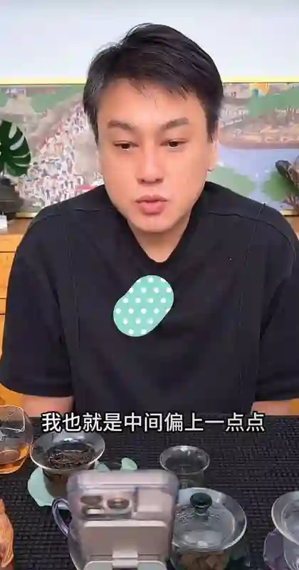 朱孝天直播惹争议！表示明星赚的不多，希望汪小菲多赚钱养孩子