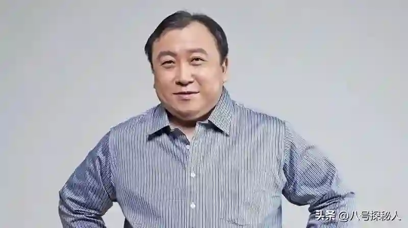 得罪成龙、骂过王晶，承认做“小三”，“霸王花”的人生有多豪横