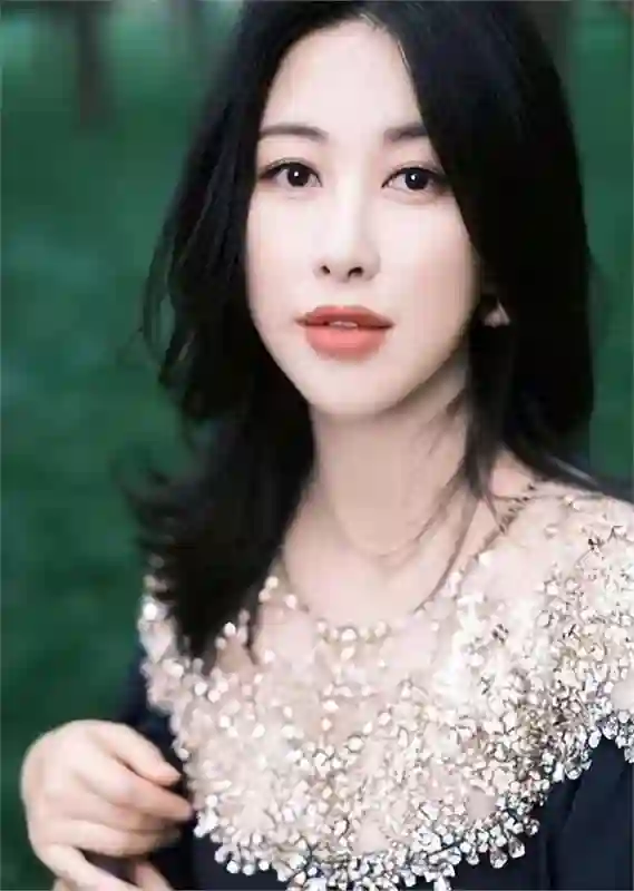 偶遇朱珠状态满分！“全球百美”称号背后，和章子怡差在哪？