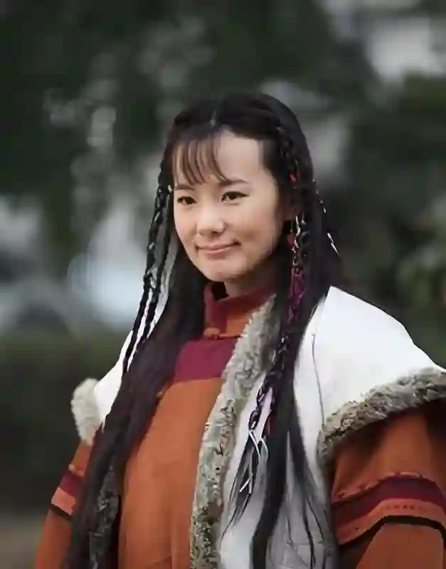 王菲也没想到，自己抛弃的前男友栾树，如今在咏梅手里闪闪发光