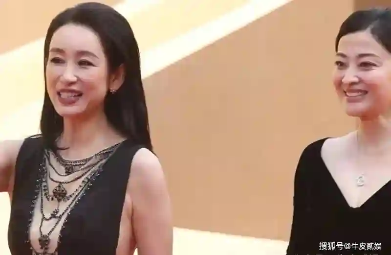 妈呀，华表奖红毯女星生图太真实，一个个像是吃了防腐剂似的