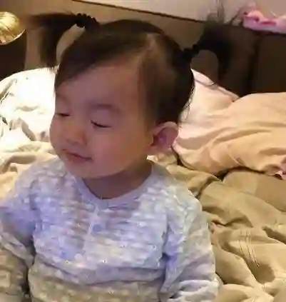 5个月就认新妈，汪希玥马筱梅逛街亲昵似母女，大S的爱终成笑话