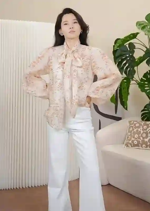 宁静正面回应“牵手”事件隐情！汪峰实在可怜，里子和面子都没了