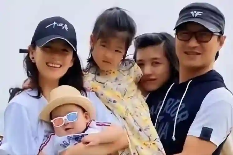 53岁汪峰做梦也没想到，自己9岁的三女儿，已经开始为他争光了