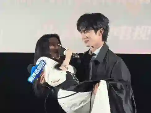 这两张脸谈恋爱，怎么可能有人反对？