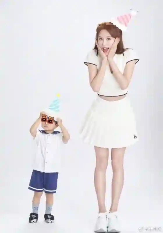 林志玲融入老公圈子,陪黑泽良平聚会,50岁仍似25岁少女
