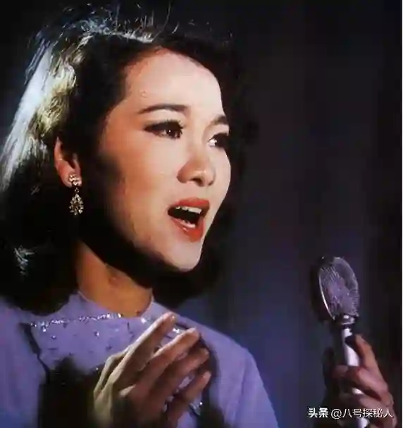 她早已不再是中国籍？曾多次登春晚走红, 下嫁洋老公却遭嫌弃