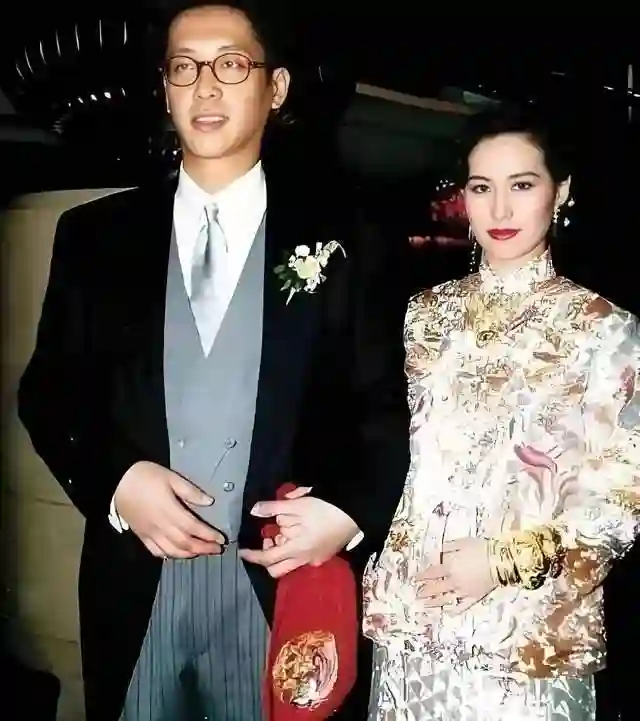 难怪让陈百强念念不忘多年，原来年轻时的何超琼，颜值还真不低
