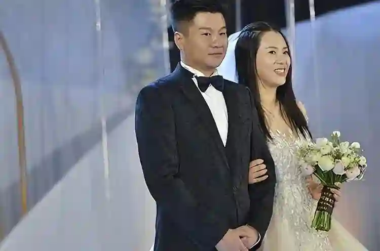 直到看完殷桃的家，终于明白她45岁却不着急结婚生子的原因了