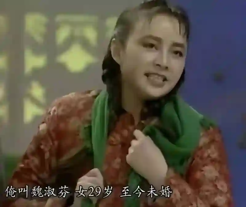 时隔七年，王菲戴着两个虾片（未炸版）再登春晚