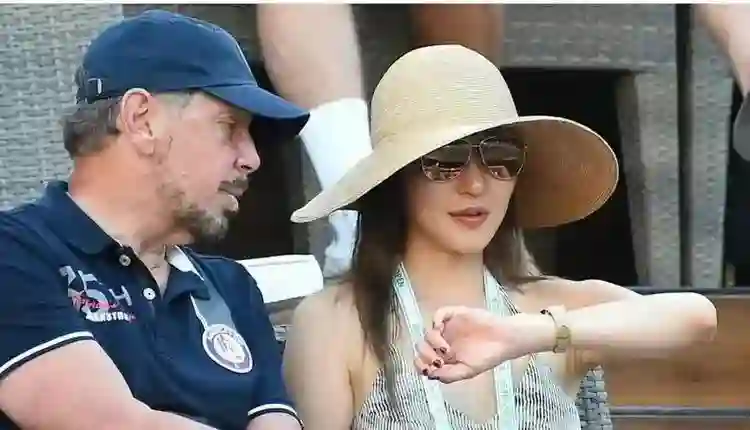 又一个邓文迪！90后东北女孩拿下80岁全球第二富豪，她怎么上位的