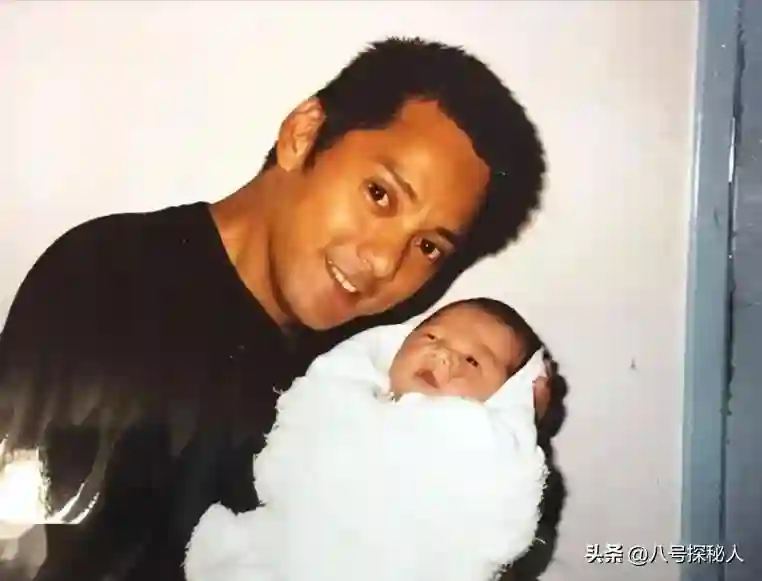 被大佬捧上位，与富商闪婚闪离，未婚生子遭抛弃的她，后来怎样？