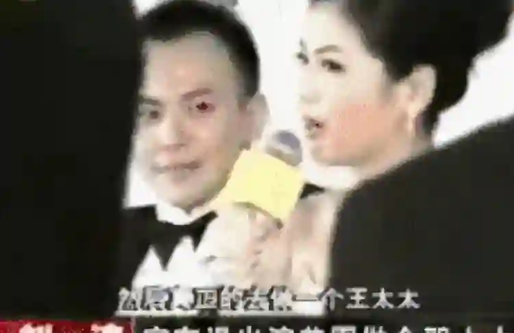 刘涛参加妈祖诞排场无人敌，两杠三星为她开路，亿万大佬只配拍照