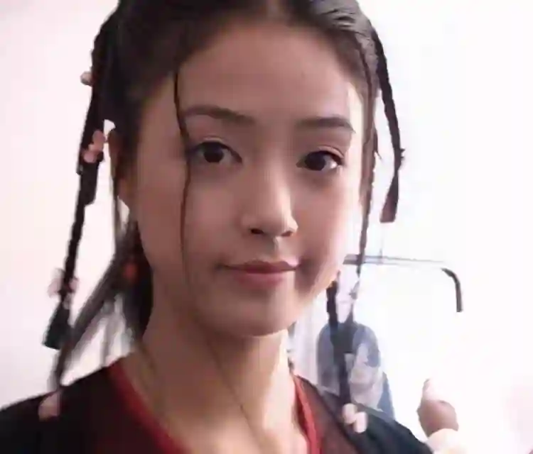 暴瘦脱相、毫无美感，这一次，谁都救不了被畸形审美毒害的蒋欣！