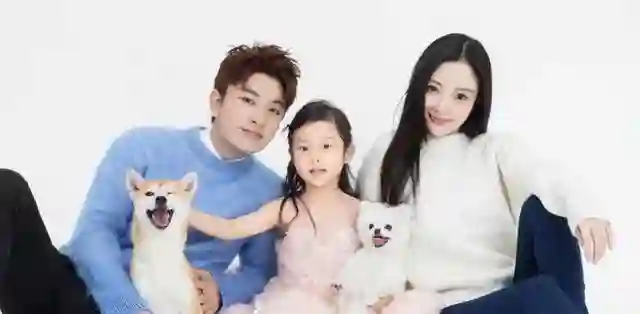 娱乐圈星二代大揭秘，含着金钥匙出生，有人青出于蓝，有人自暴自弃