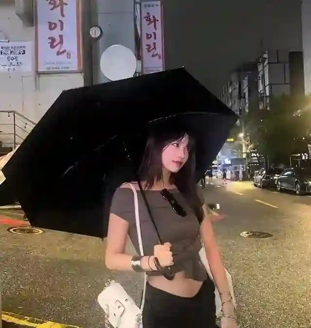 汪峰的大女儿集中了父母的优点，越大越美，简直是绝世美女