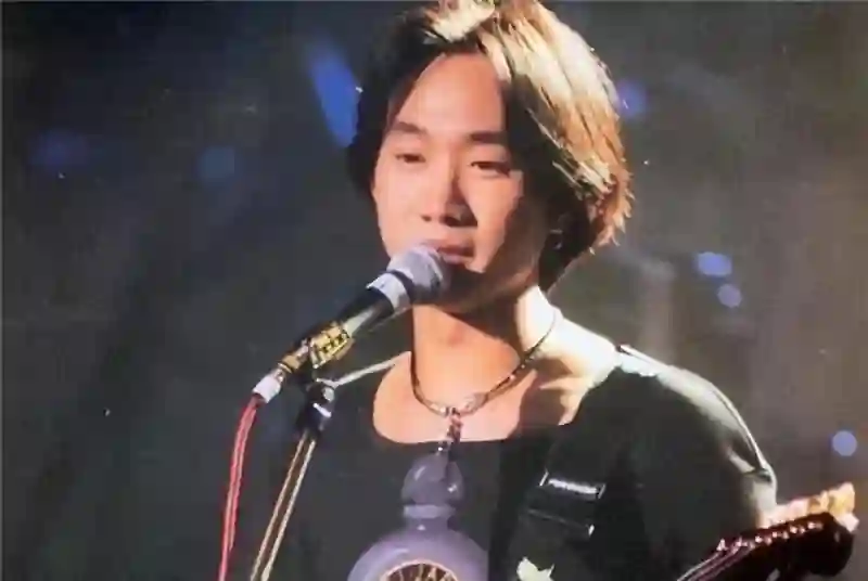 6对男星势同水火：王思聪汪小菲互怼，富二代恩怨深