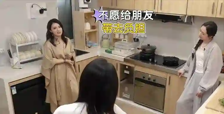 杨幂是个好妈妈！郭碧婷、谢依霖分享拍摄趣事，杨幂每天晒娃照片