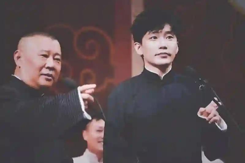 没分手？王鸥看何九华话剧，坐最佳位置不避讳，男方4月曾说未婚
