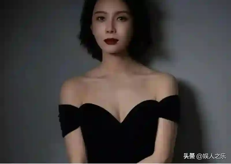 别再说刘亦菲“瘪臀”，这6位女星身材才是风情万种，完美曲线引人惊艳