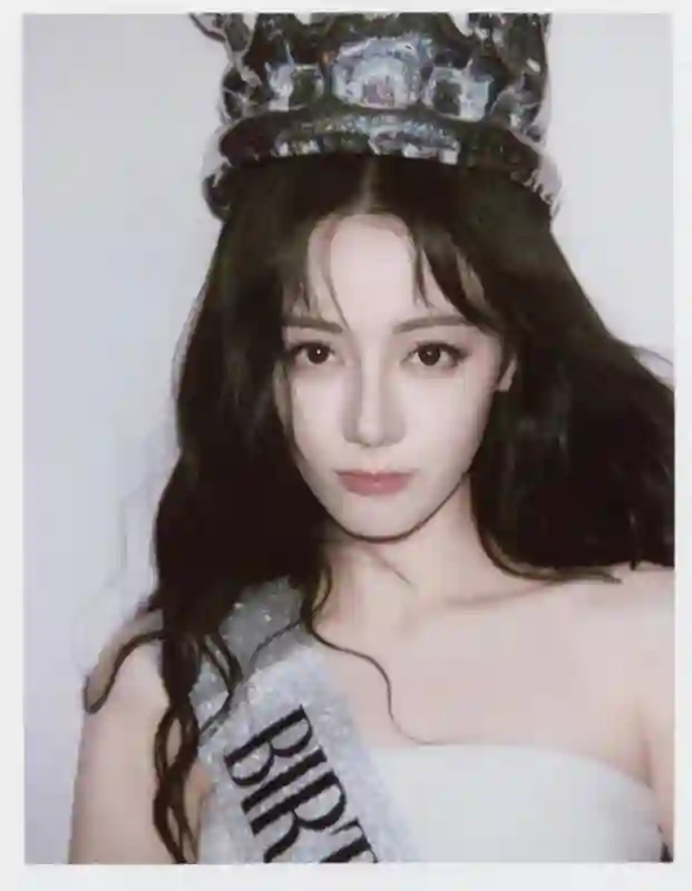 迪丽热巴撕拉片庆生惊艳亮相！内娱女星撕拉片四大TOP，谁能超越？